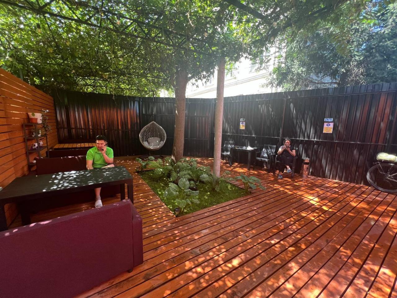 Meeting Place Бишкек Екстериор снимка