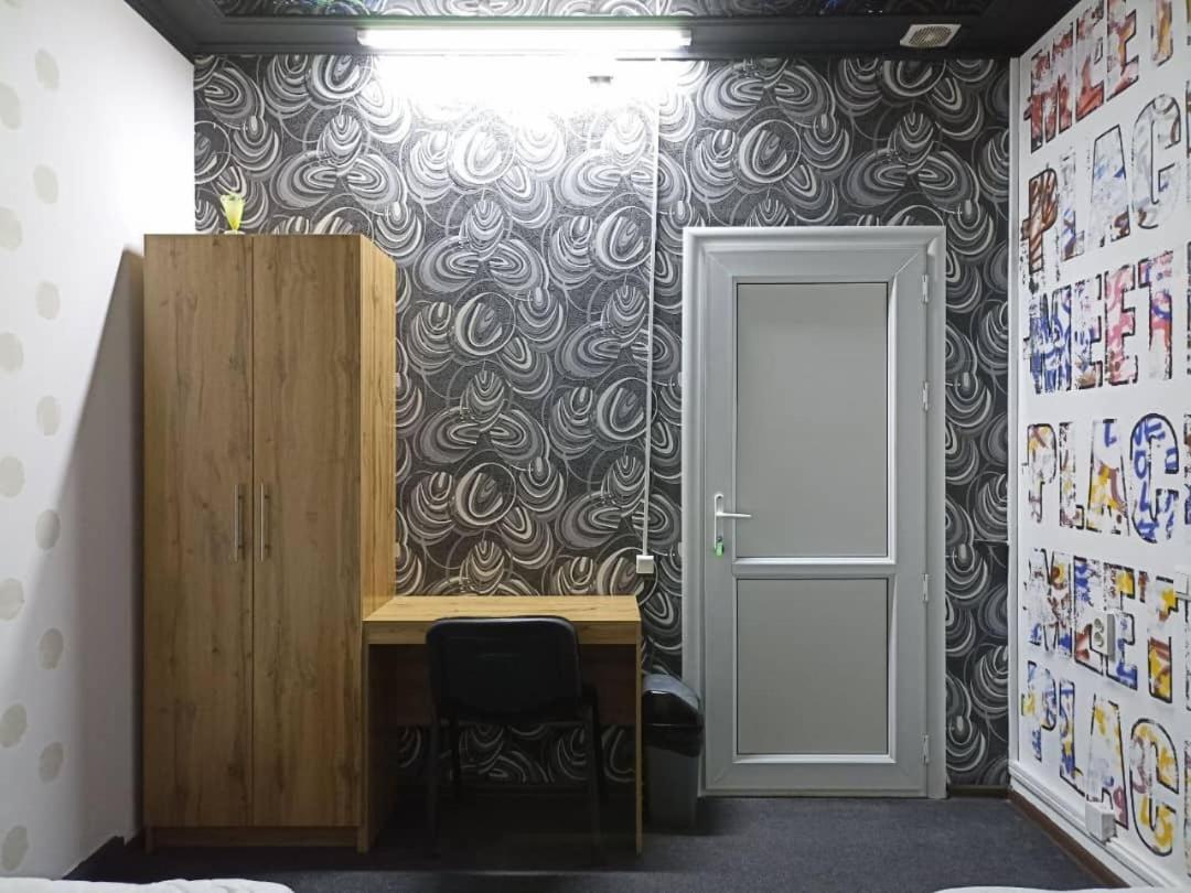 Meeting Place Бишкек Екстериор снимка